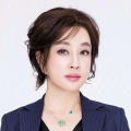 跟女演员同居